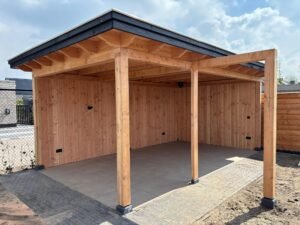 Een overkapping van hout