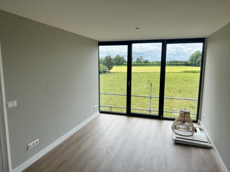 De dijkwoning aan de Maasdijk na de restauratie