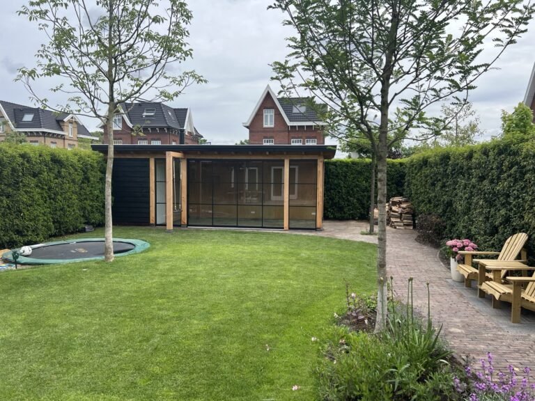 Tuinkamer achter in de tuin